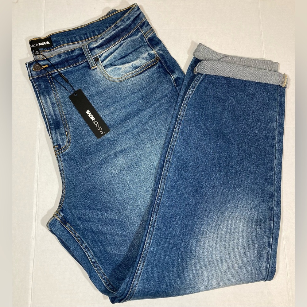 NWT FASHION NOVA Women’s Plus Size 18 Distressed High Rise Jeans Medium Wash - Picture 1 of 16